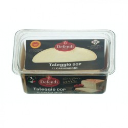 Zrající sýr Taleggio D.O.P....